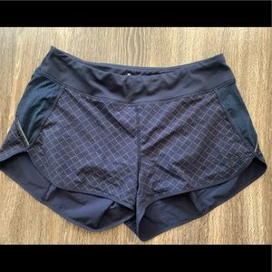 Reflective running shorts